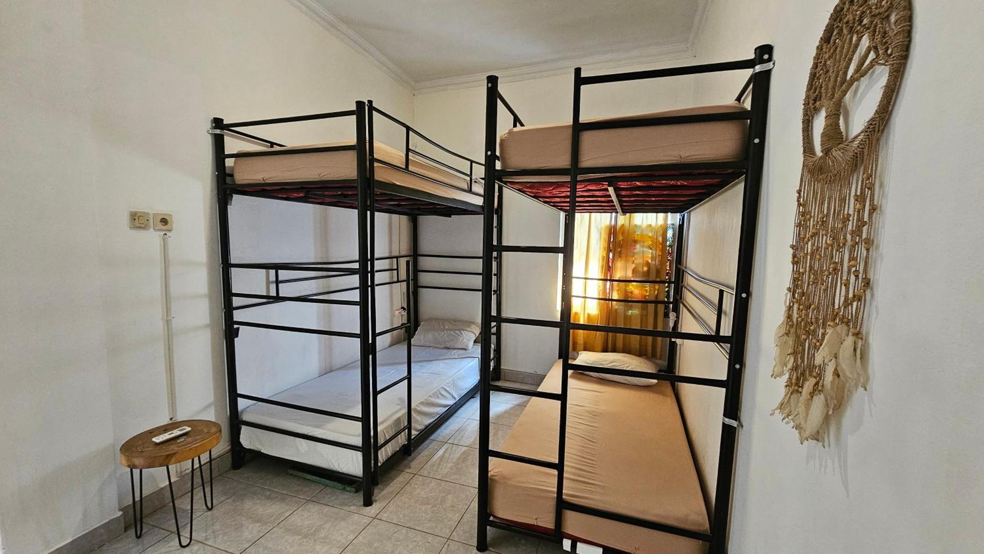 Hostel Oke Baik *